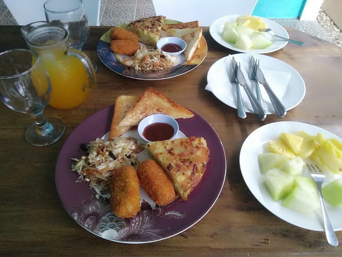 Blue Coral Homestay Karimunjawa Eksteriør billede