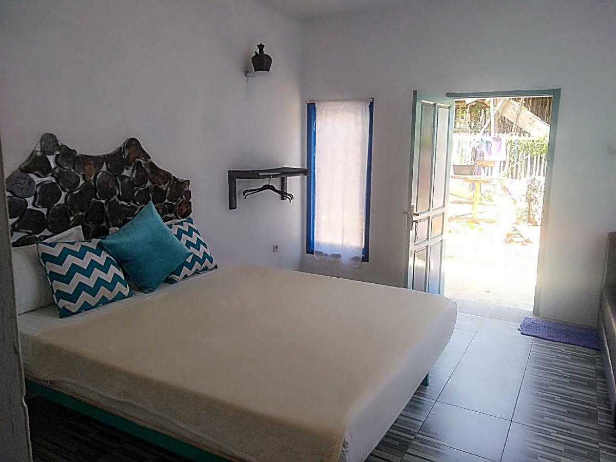Blue Coral Homestay Karimunjawa Eksteriør billede